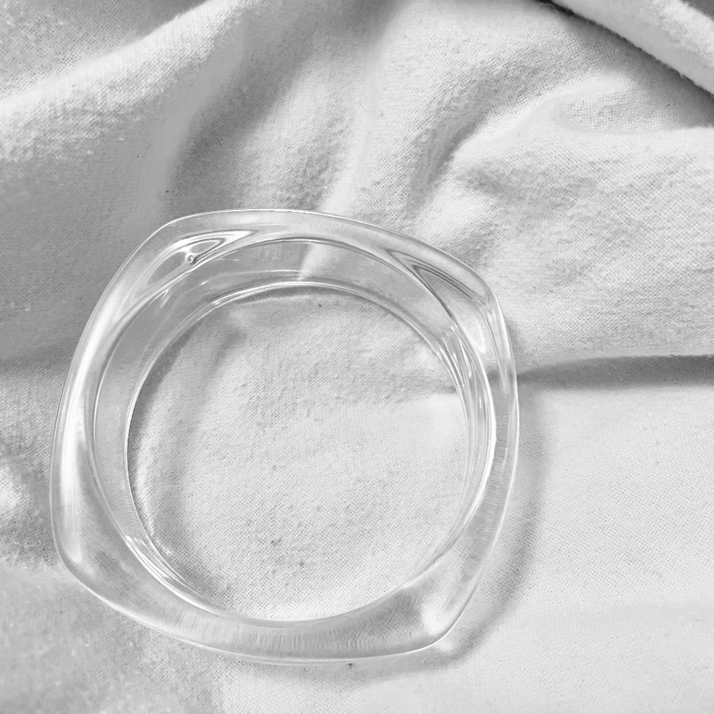 Elegant Clear Bracelet